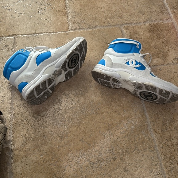 Authentic Chanel high top sneakers - Picture 4 of 7